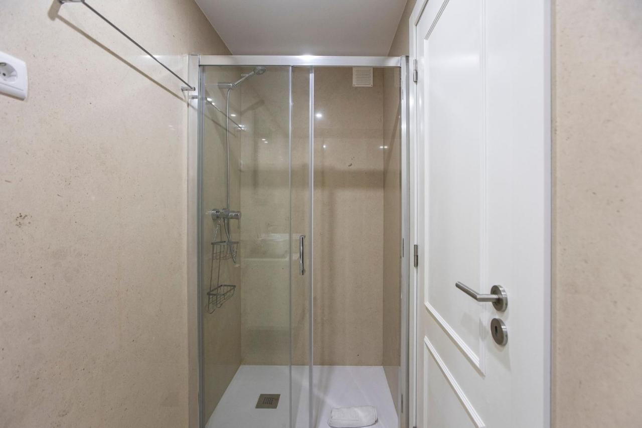 City Center 2Br Flat W/ Ac By Lovelystay Porto Ngoại thất bức ảnh