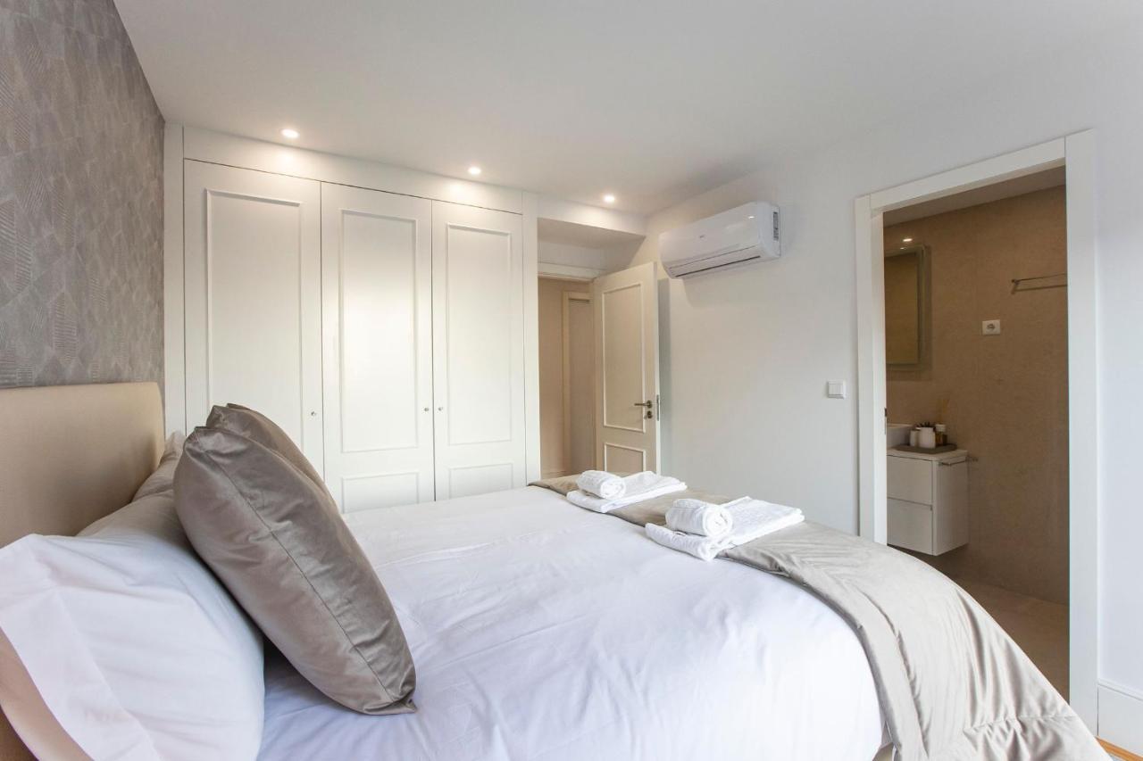 City Center 2Br Flat W/ Ac By Lovelystay Porto Ngoại thất bức ảnh