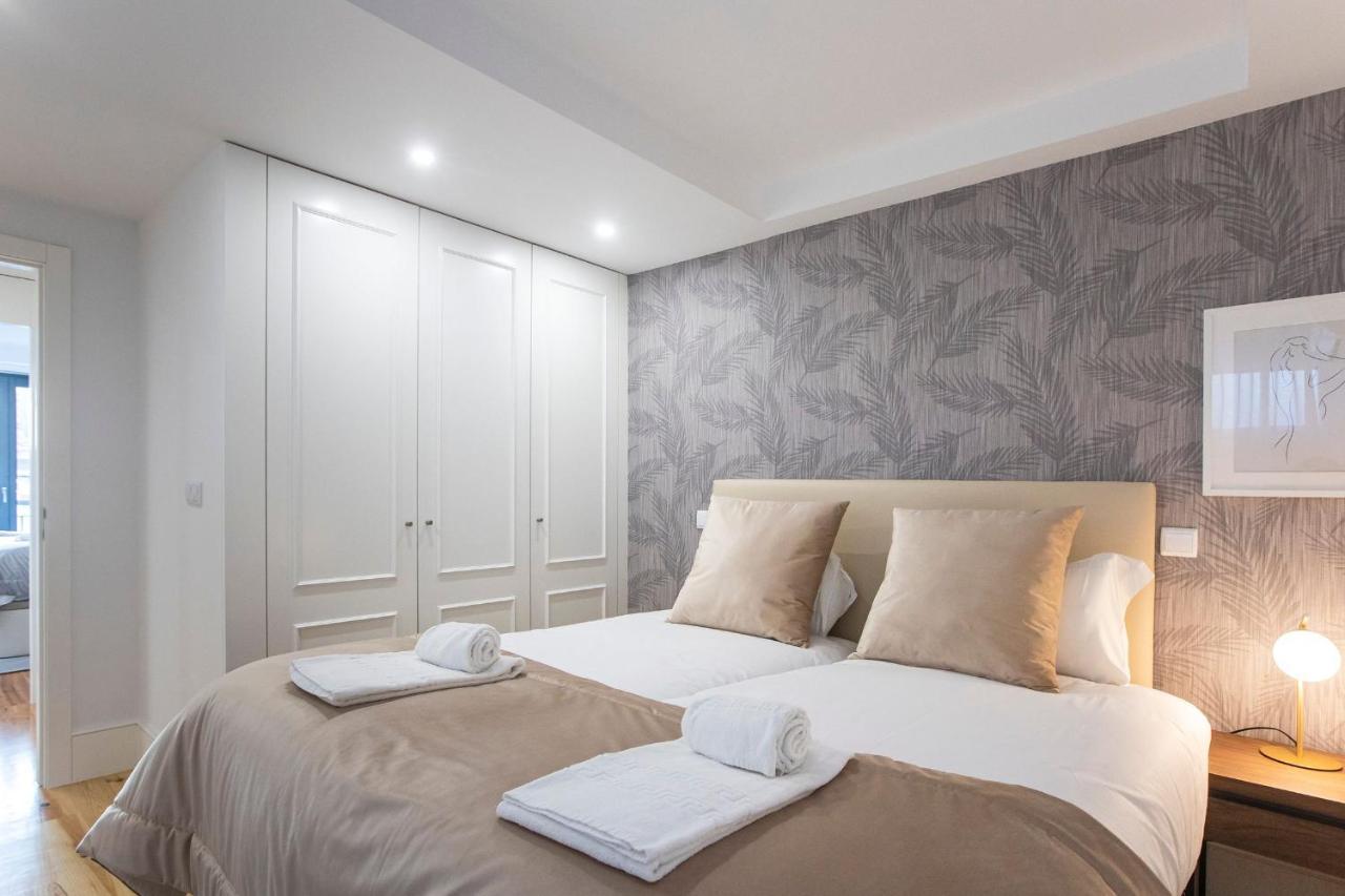 City Center 2Br Flat W/ Ac By Lovelystay Porto Ngoại thất bức ảnh